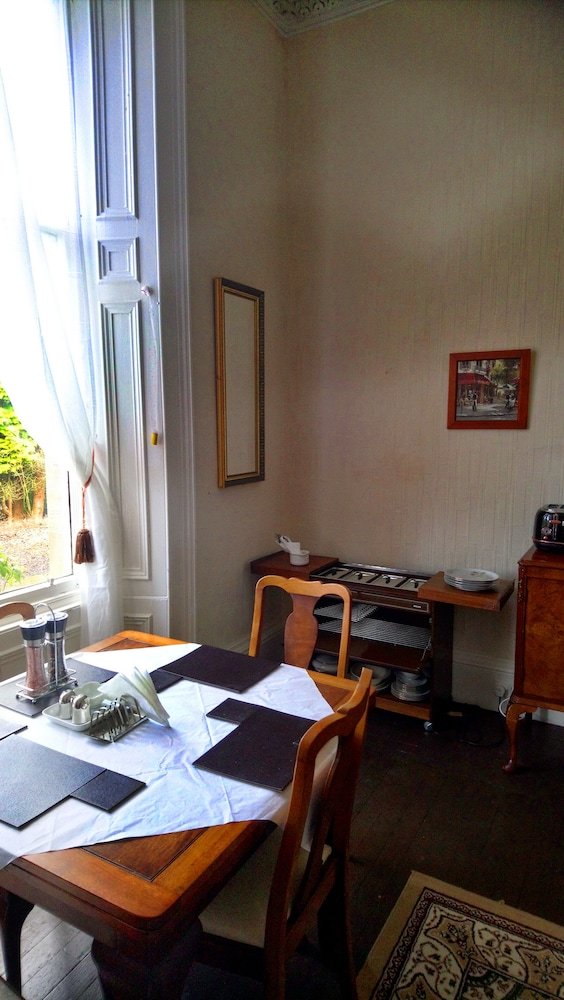 Hostal Heatherlie House Hotel