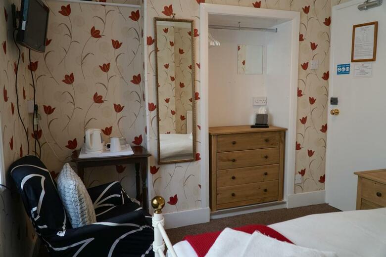 Hostal Castle House Guest House