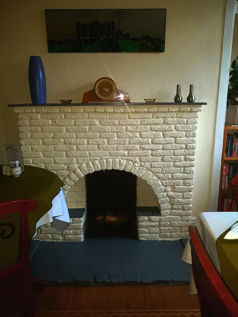 Hostal Castle House Guest House