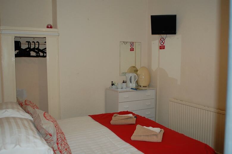 Bed & Breakfast Crystal House Hotel