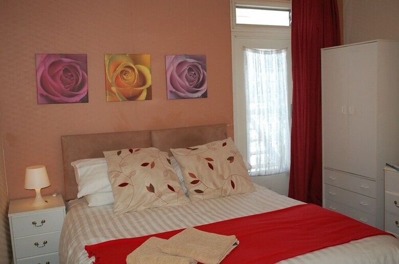 Bed & Breakfast Crystal House Hotel