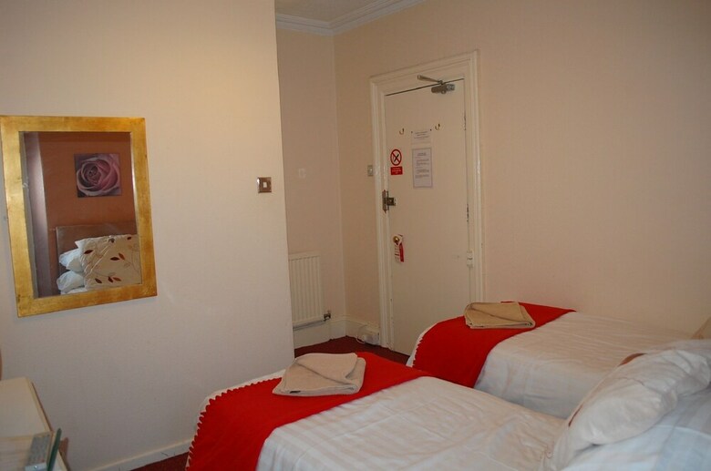 Bed & Breakfast Crystal House Hotel