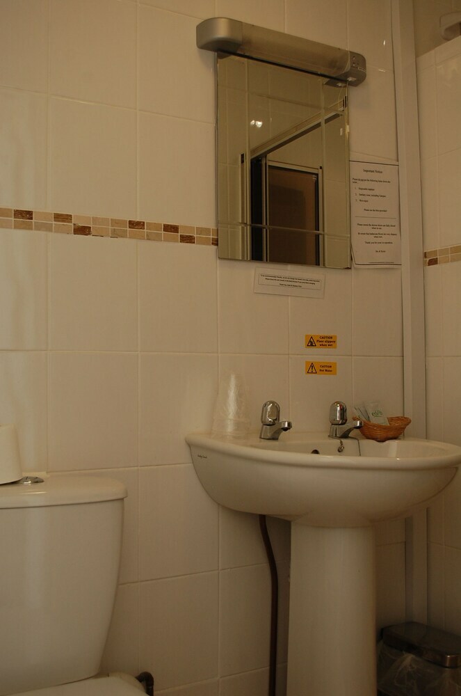 Bed & Breakfast Crystal House Hotel