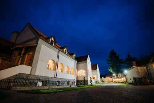Hotel Molnos Kuria Pension