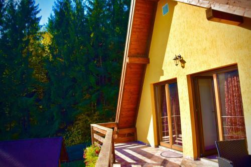 Lodge Green Property