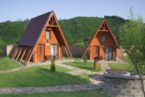 Lodge Green Property