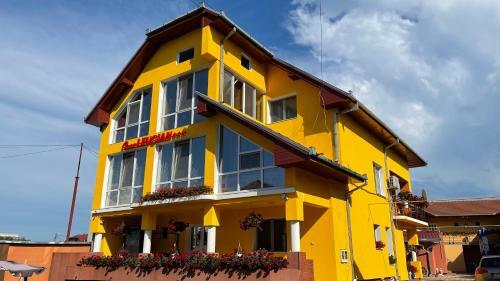 Hostal Casa Leucian