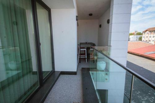 No 6 Apartments