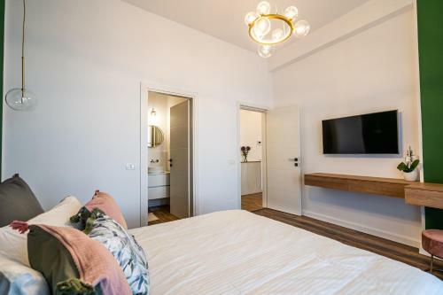 Lunaz Apartment