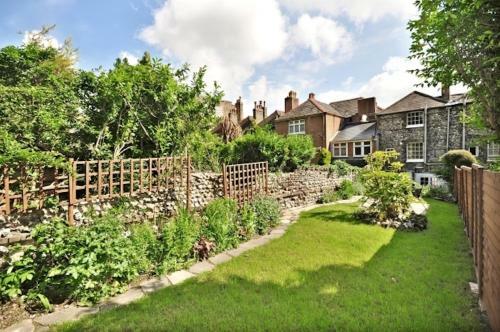 Bed & Breakfast 299 London Road