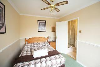 Hostal The Ambers Gatwick