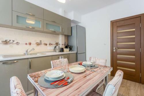Spacious And Quiet 2 Bedroom Apartment