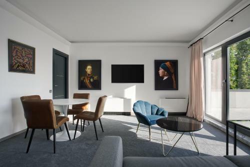The Square Hotel