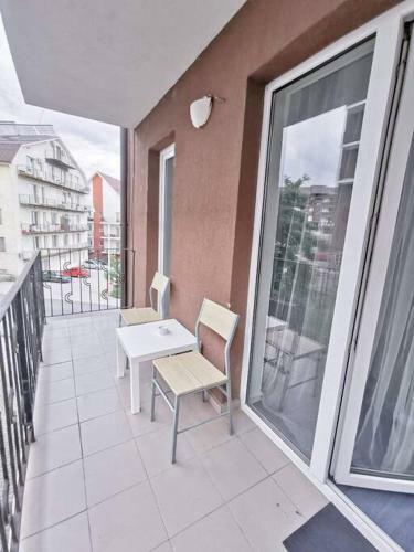 Cosy Apartment Near Forest With Private Parking