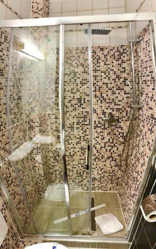 Athos Apartments & Budget Hotel