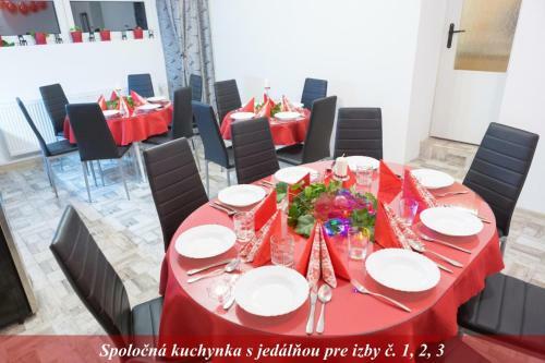 Hostal Ubytovanie Adina Polt�r