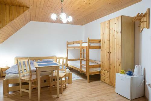 Hostal Ubytovanie Adina Polt�r