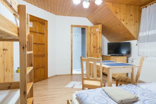 Hostal Ubytovanie Adina Polt�r