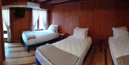 Hotel Hostal Caulle