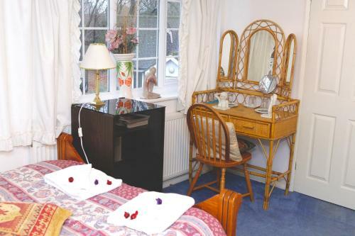 Hostal Da Vinci Guest House - Bed And Breakfast (gatwick)
