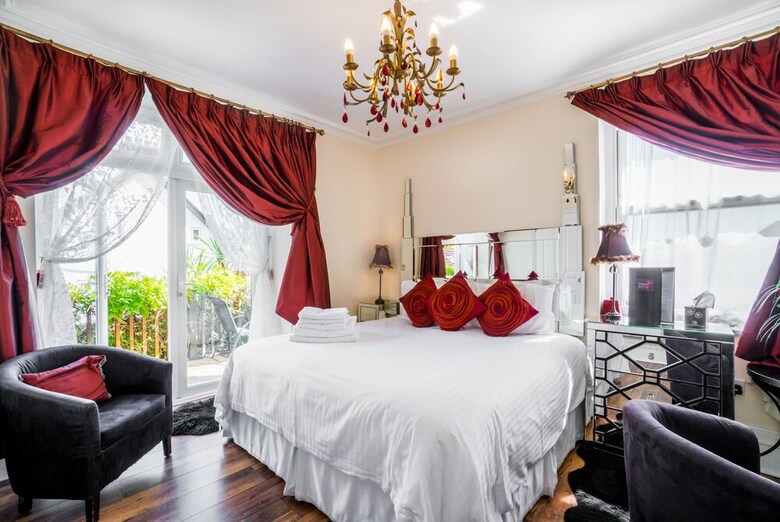 Bed & Breakfast Westwood Guest House