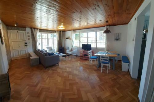 Chalet En Algarrobo Con Tinaja