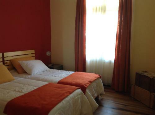 Hostal Pontoval B&B