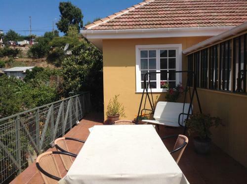 Hostal Pontoval B&B