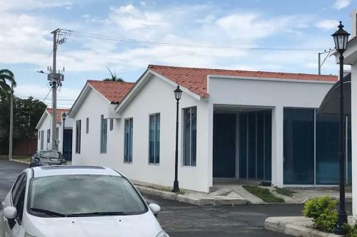 Casa Equipada, Aire Acondicionado, Conjunto.