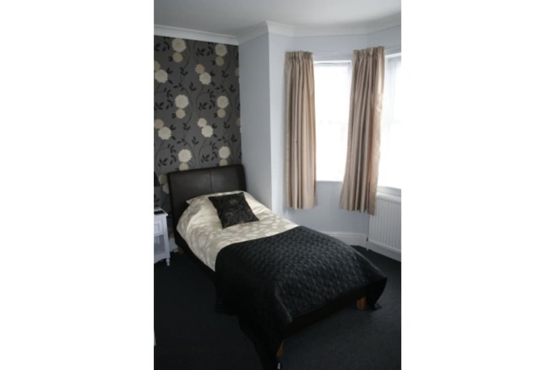 Hostal Grove Guest House