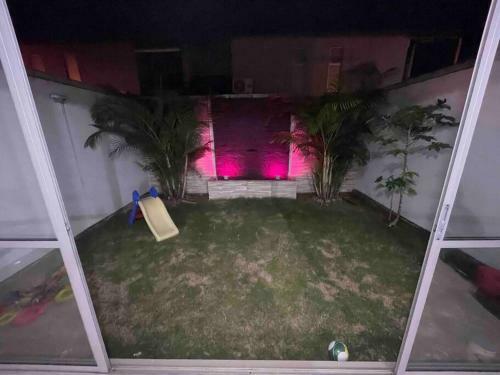 Modern & Peaceful Townhouse 15 Min From The City!!