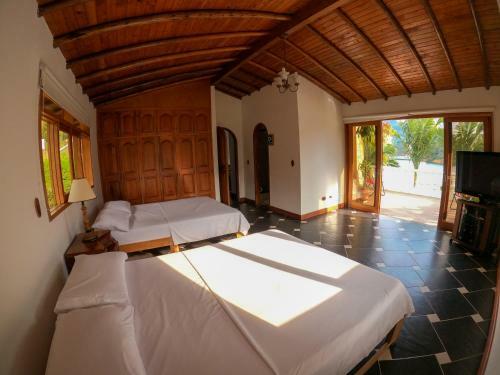 Hotel Alttum Casa Linda