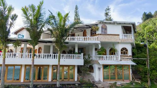 Hotel Alttum Casa Linda