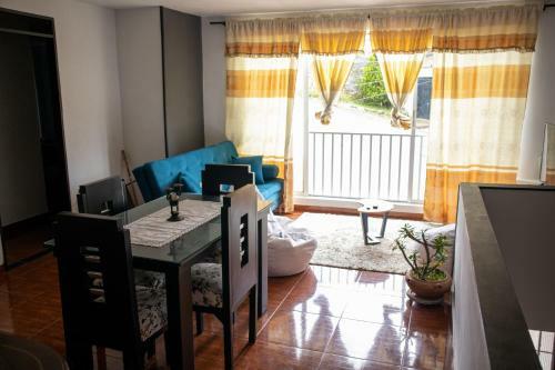Habitaci�n Privada En: Apartamento En Complejo Residencial