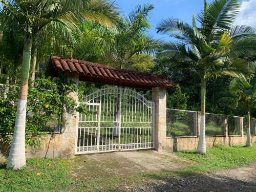 Finca Campestre En Mesitas Del Colegio