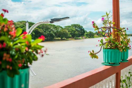 Hotel Balcones Del Sin�
