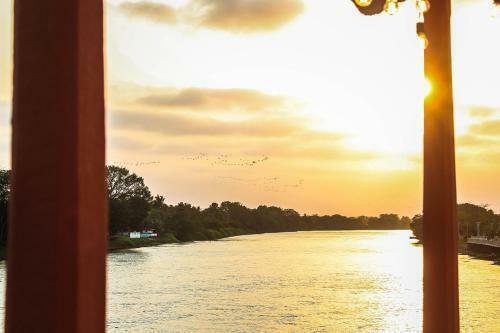 Hotel Balcones Del Sin�