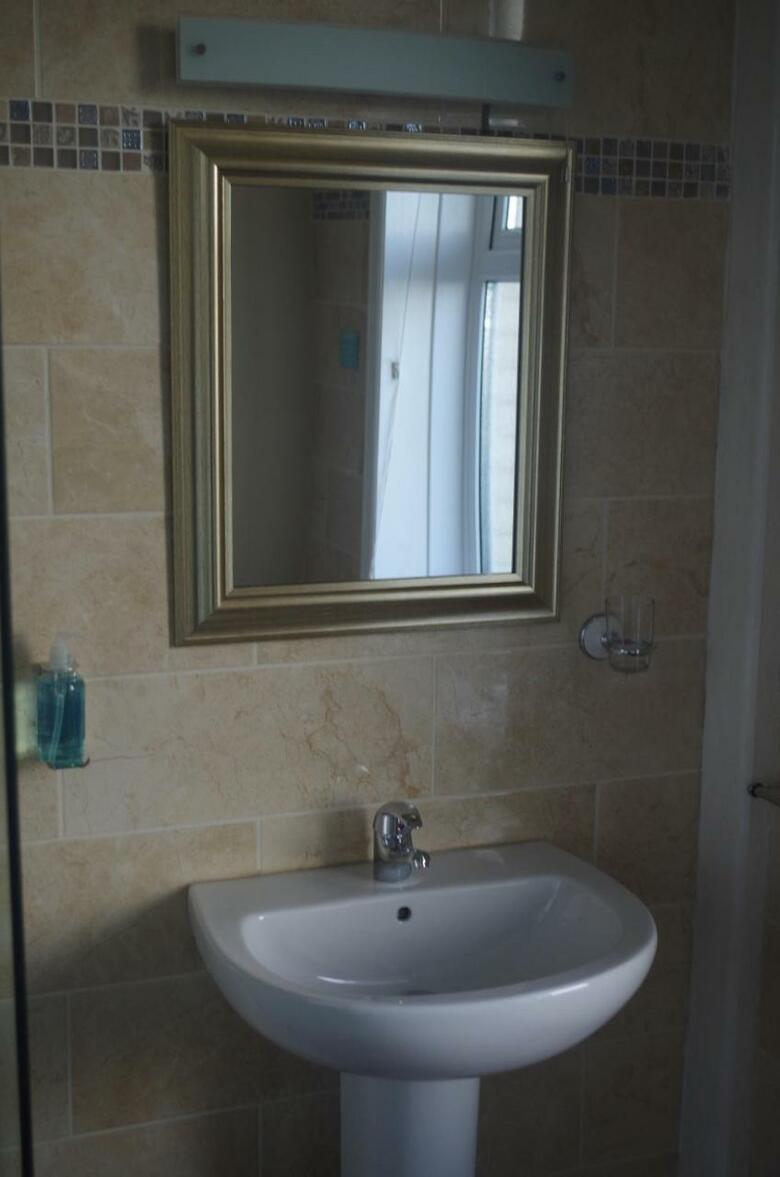 Hostal Varley House