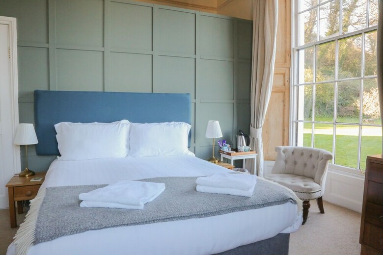 Bed & Breakfast Laston House