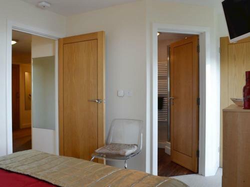 Apartment 6