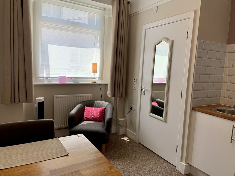 Hostal Epchris House