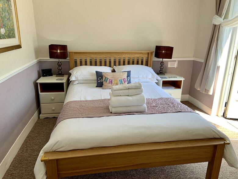 Hostal Epchris House