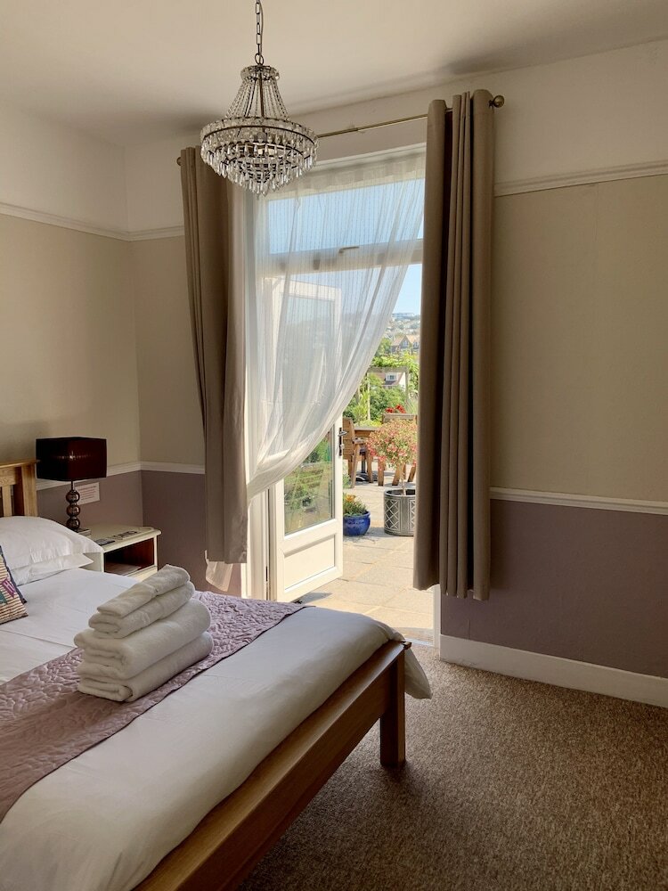 Hostal Epchris House