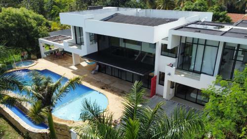 Casa Moderna Campestre Con Piscina En Melgar
