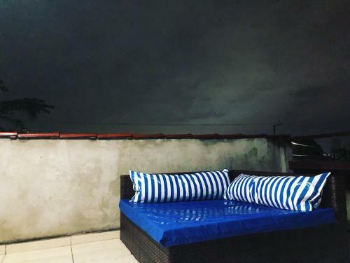 Sobrado Com Piscina Hidromassagem