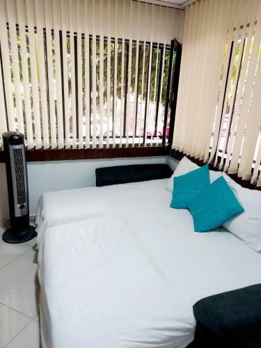 Apartaoficina Laureles - Wifi 200mb