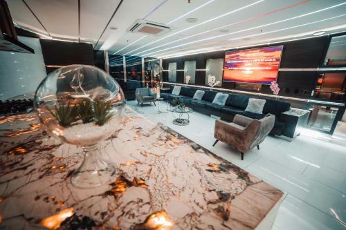 Apartamento 1million Suites