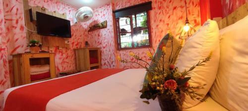 Hostal The Garden Lleras