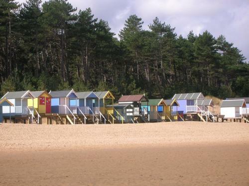 Bed & Breakfast Magazine Wood
