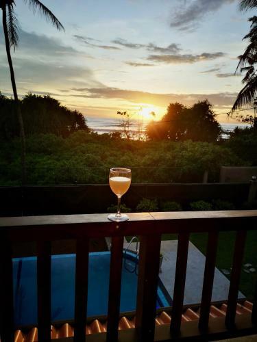 Bed & Breakfast Thoduwawa Beach Villa